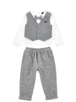 Completo elegante con papillon