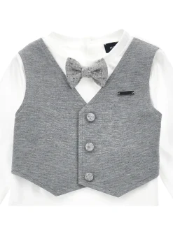Completo elegante con papillon
