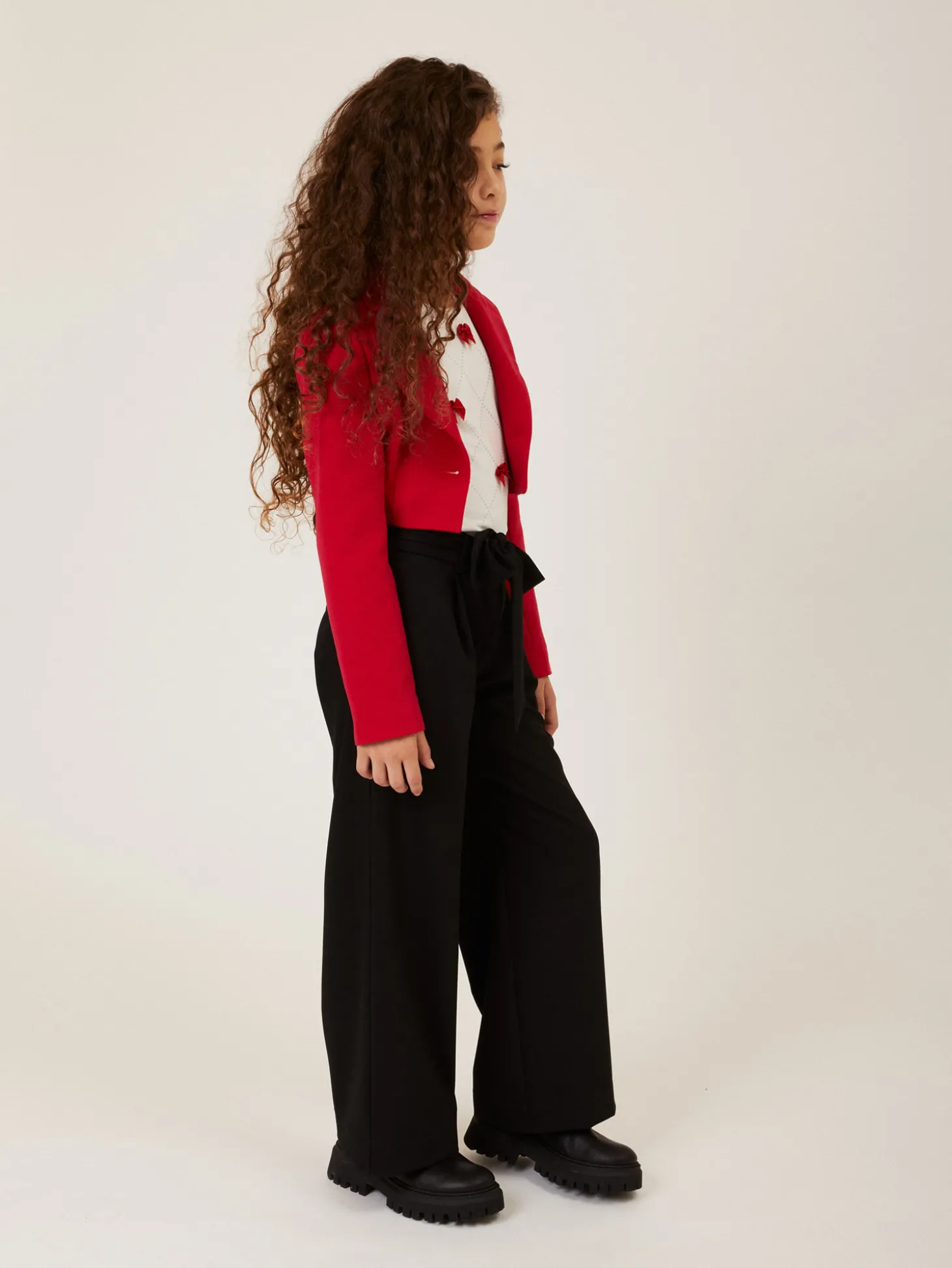 Pantaloni frescolana con bottone gioiello