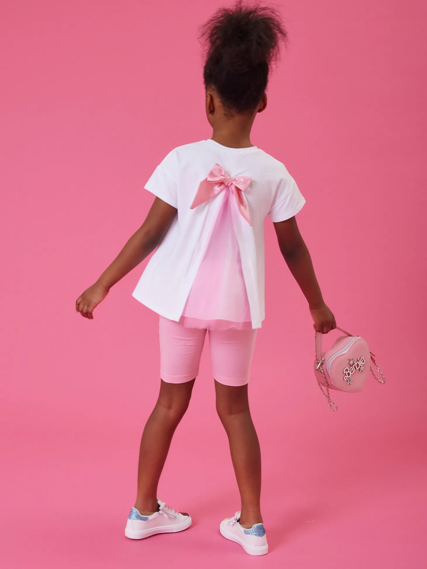 Set maxi t-shirt e pantaloni ciclisti Barbie